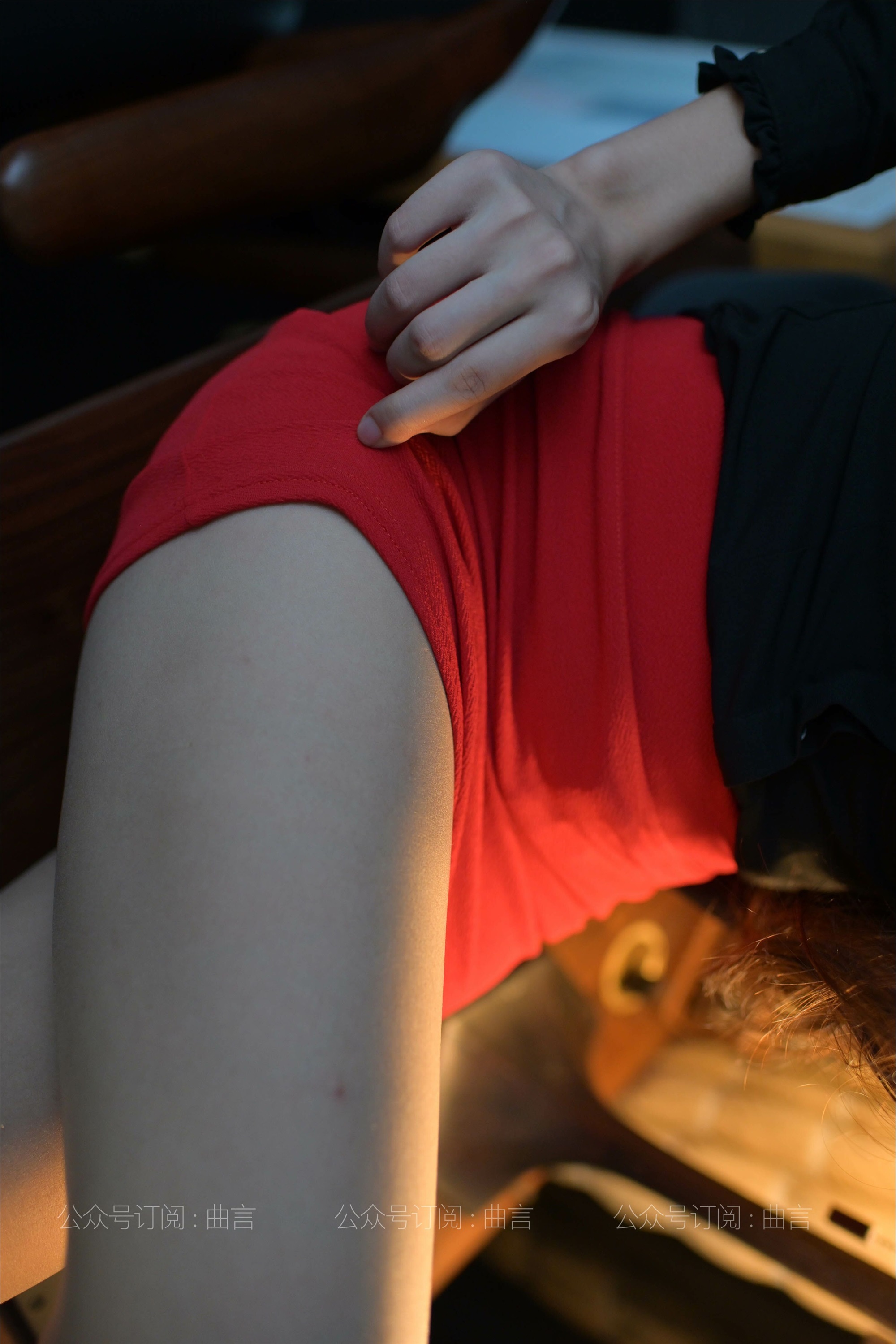 IESS异思趣向 耽丝 033-肉肉的性感红裙